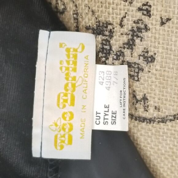 Bee Darlin | Vintage Velvet Scalloped Neck Dress - Picture 5 of 8